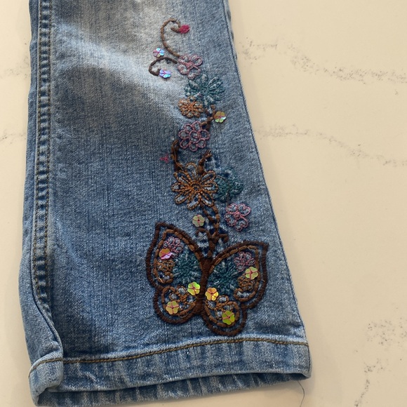 Adorable jeans with embroidery accents. Girls size 4. - Picture 2 of 9